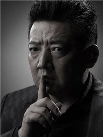 瞄准演员王砚辉